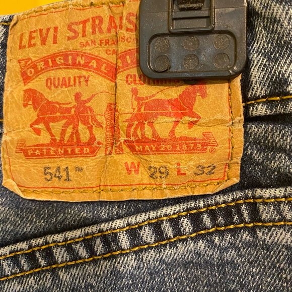 LEVI’S 541 ATHLETIC TAPER FIT MEN'S JEANS - Picture 3 of 10